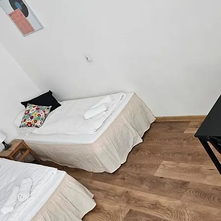 Apartman Woloska 80 *
