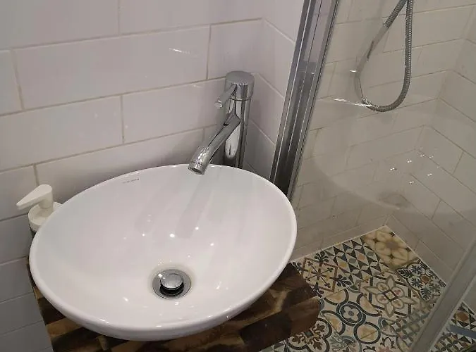 Apartament Wołoska 80 *